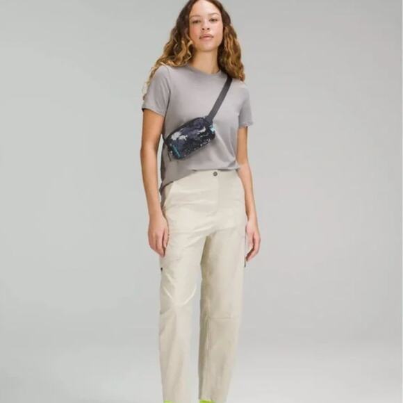 NWT Psychedelic Mini Belt Bag lululemon EBB - Picture 12 of 13